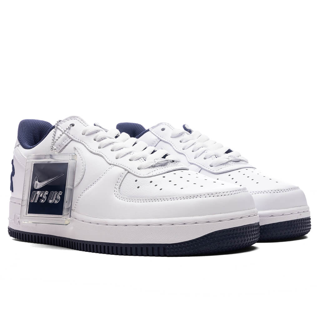 Nike-US-Force-1---White-White-Midnight-Navy-Dark-Powder-Blue-IB5720-100-12-09-24-Feature-KN-4_cf84cf78-a66b-48e3-8113-78b204cac8ac.jpg