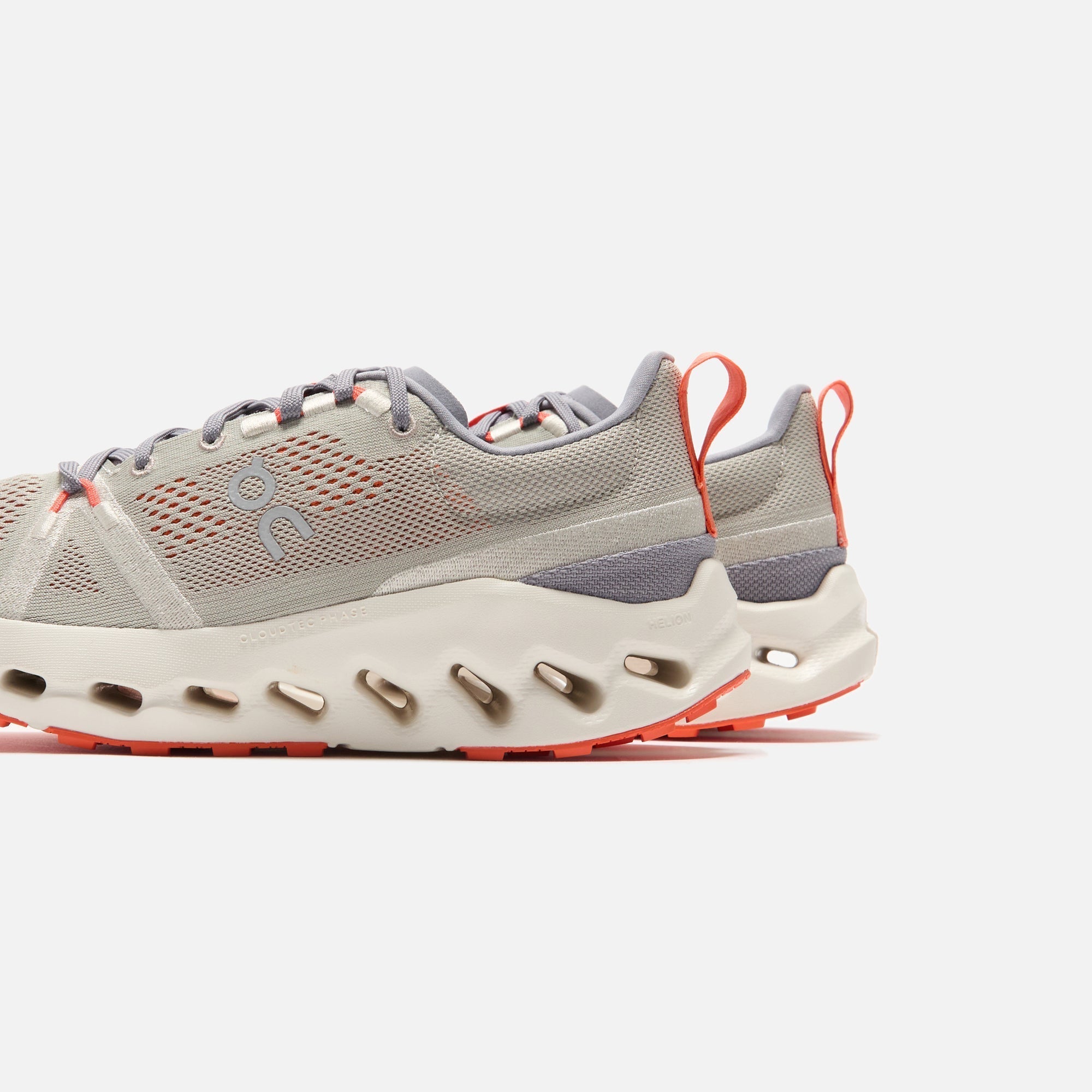 On Running WMNS Cloudsurfer Trail - Grey