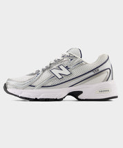 New Balance 740 in White + Navy