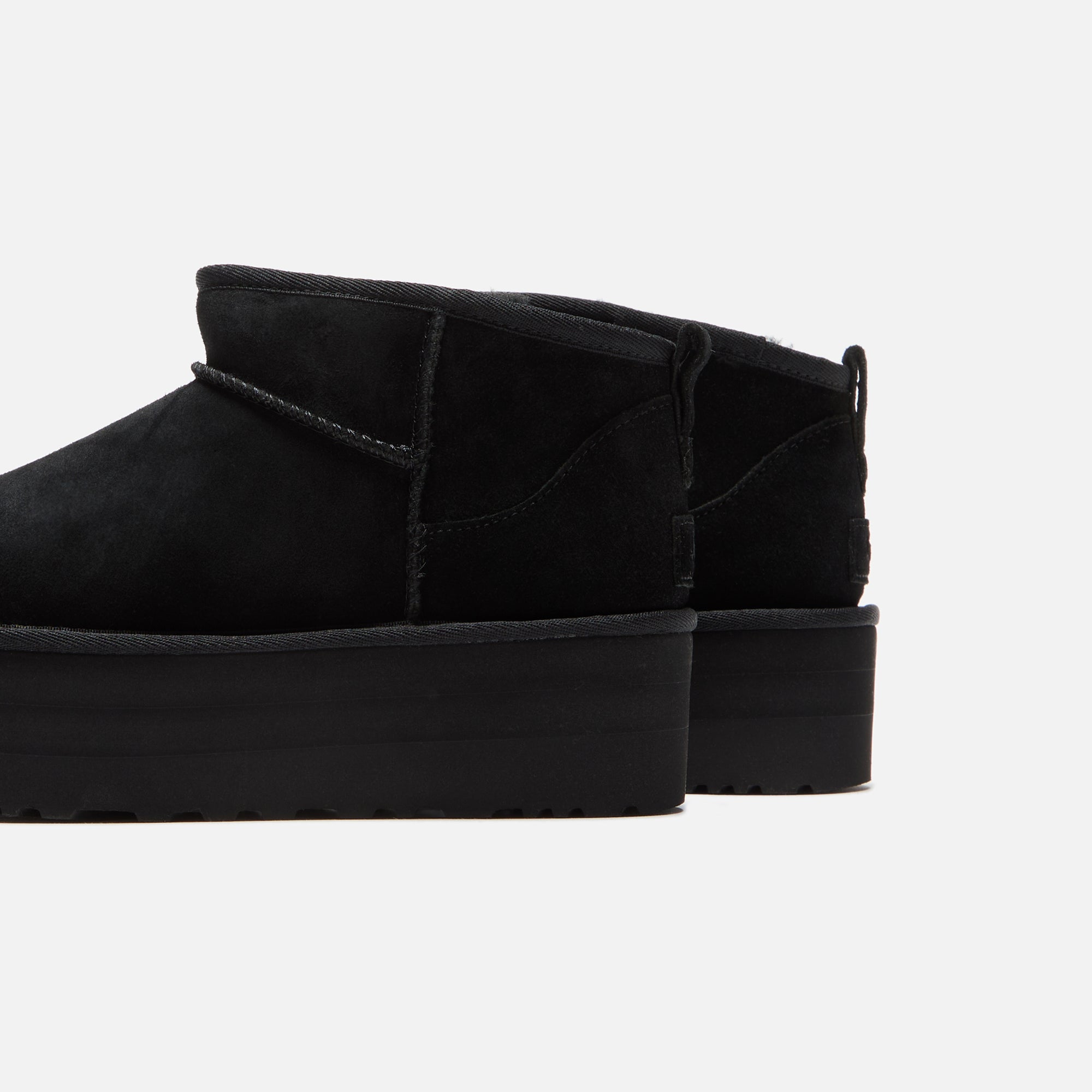 UGG WMNS Classic Ultra Mini Platform - Black