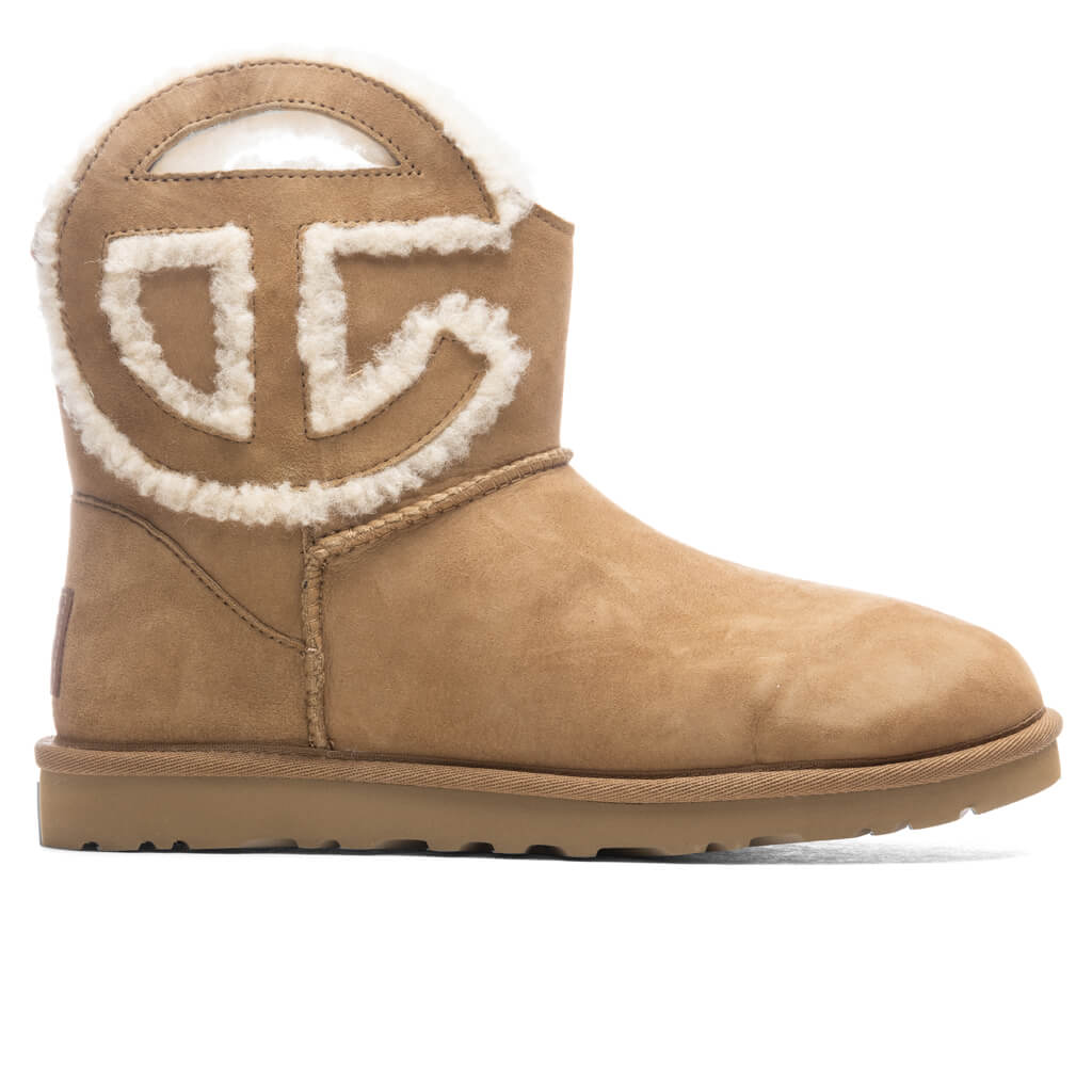 UGG-x-Telfar-Logo-Mini---Chestnut-1122991-CHE---10-22-2021---01.jpg