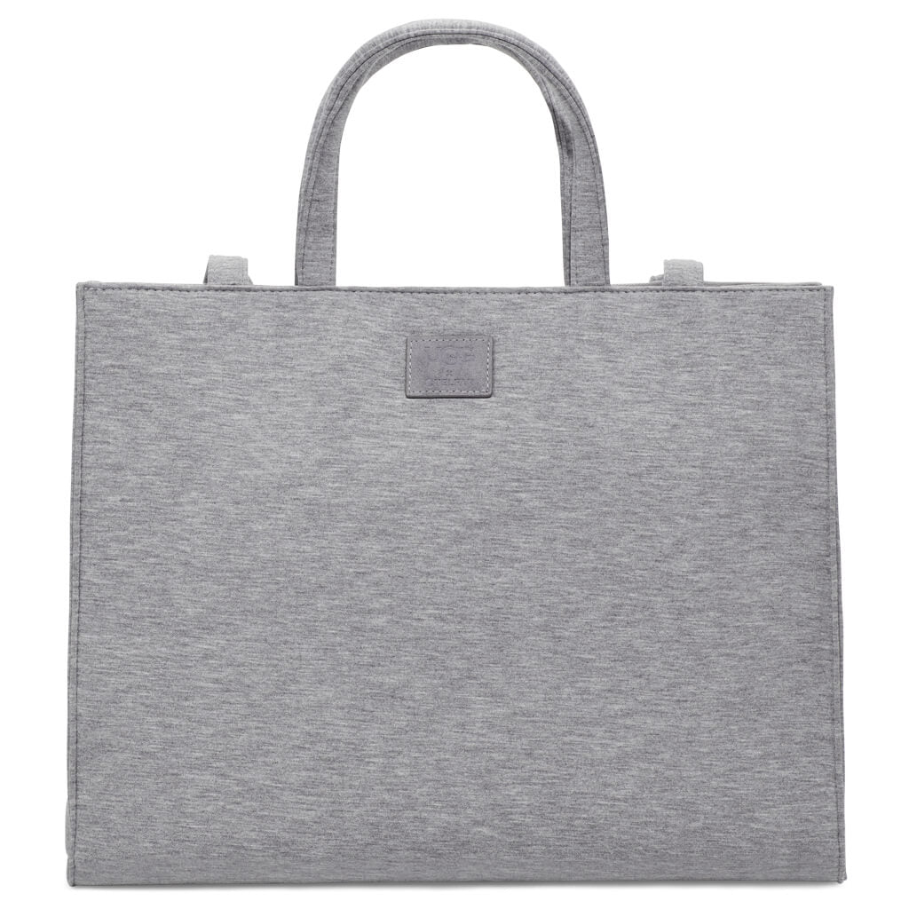 UGG-x-Telfar-Medium-Fleece-Shopper-Heather-Grey-1127813-HRGY--11-12-21--feature02.jpg