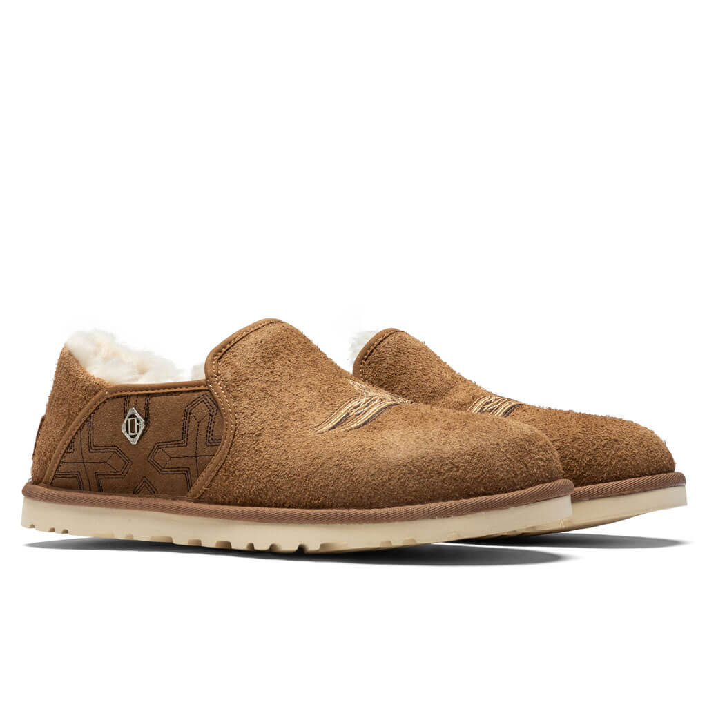 Ugg-x-COTD-Kenton---Chestnut--1138710-CHE----03-11-23---Feature--JP-4.jpg