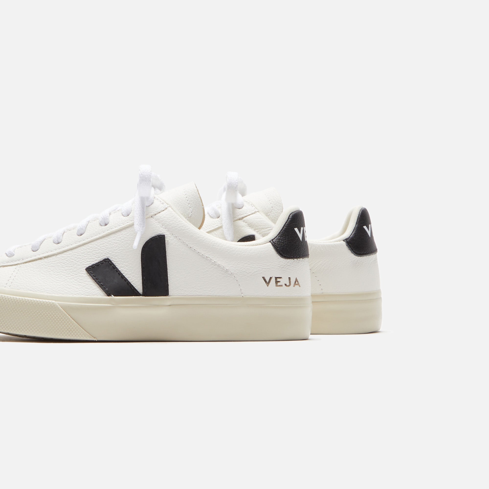 Veja WMNS Campo - Extra White / Black