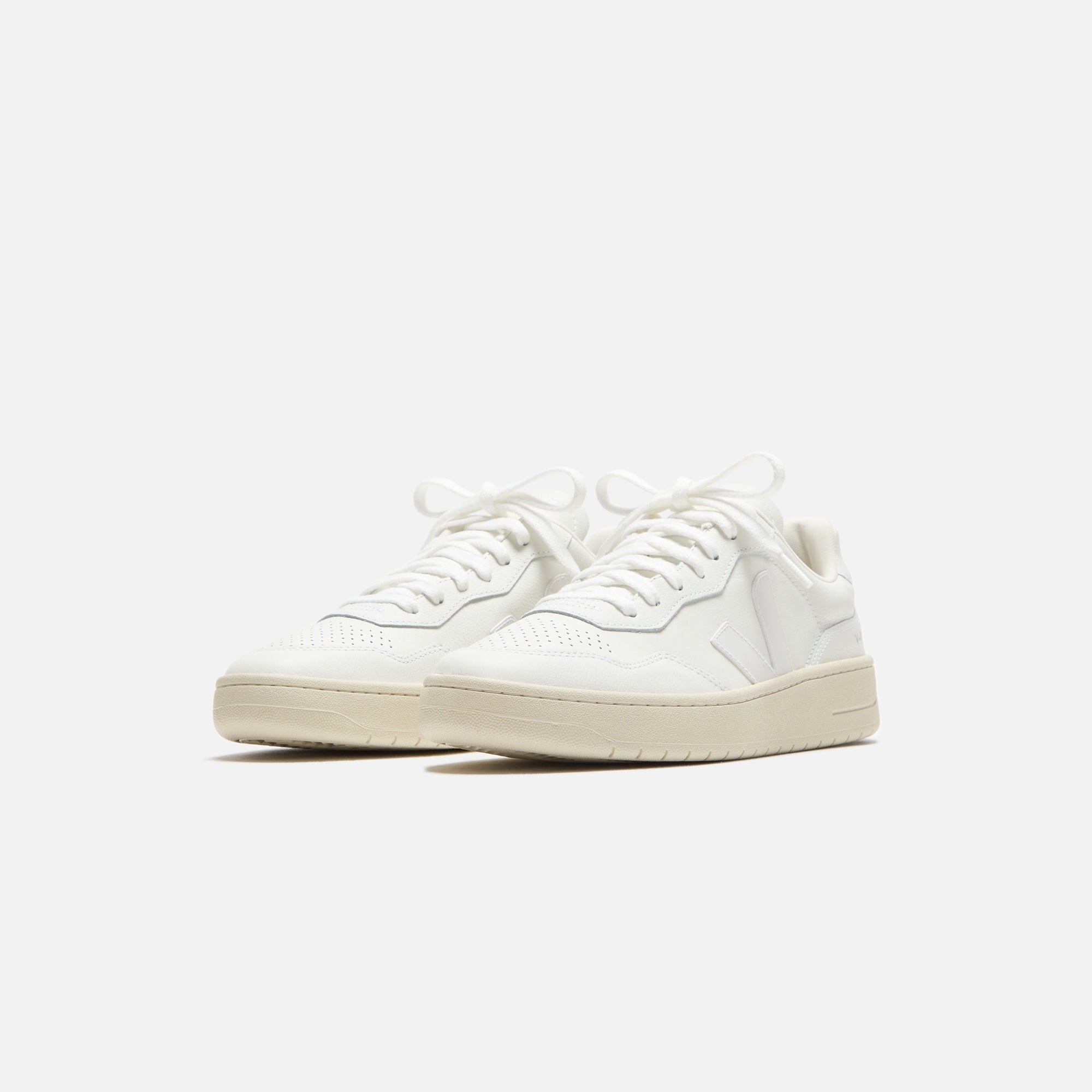 Veja V-90 - Extra White