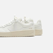 Veja V-90 - Extra White