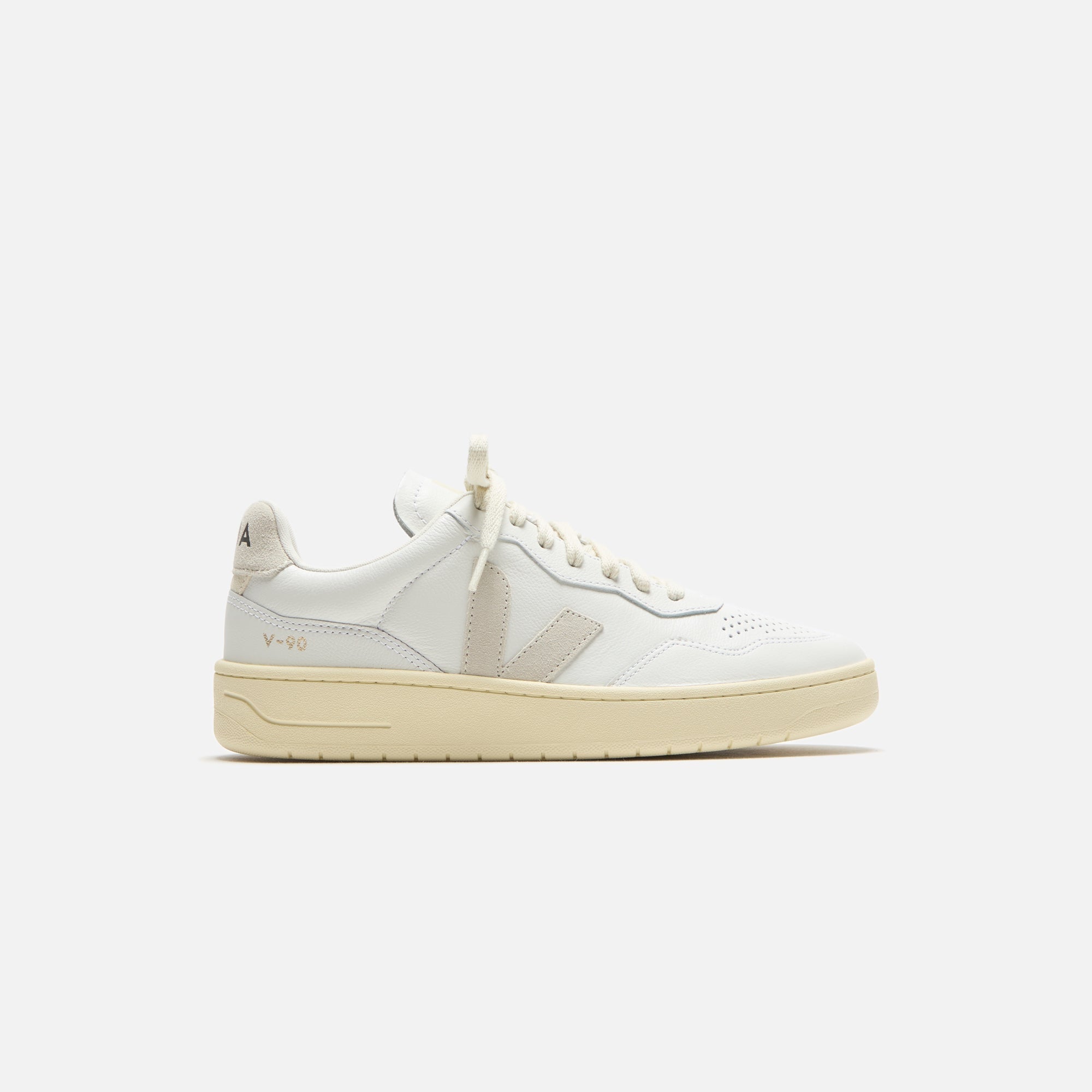 Veja V-90 - Extra White / Natural