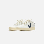 Veja V-90 - Extra White / Nautico