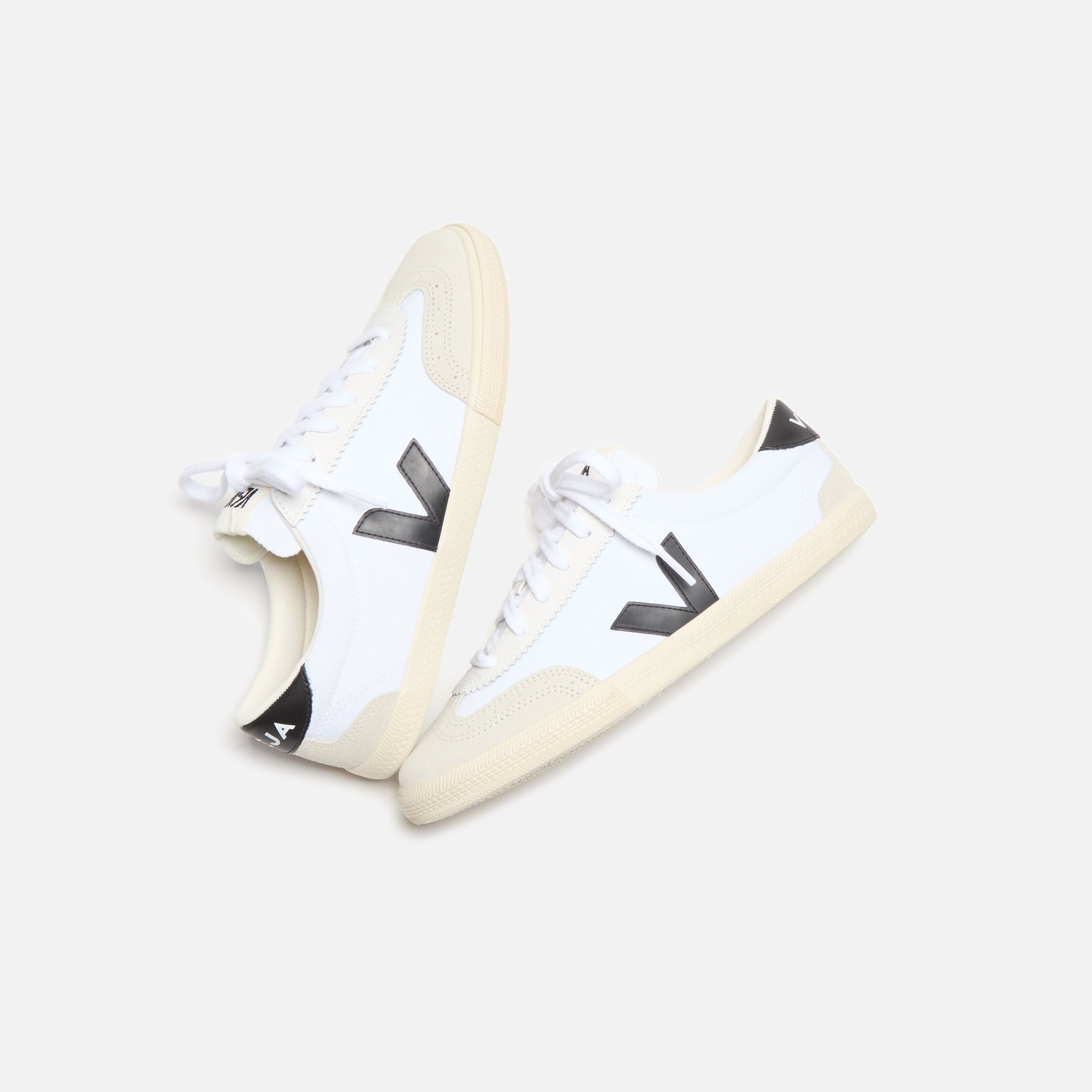 Veja WMNS Volley - White / Black