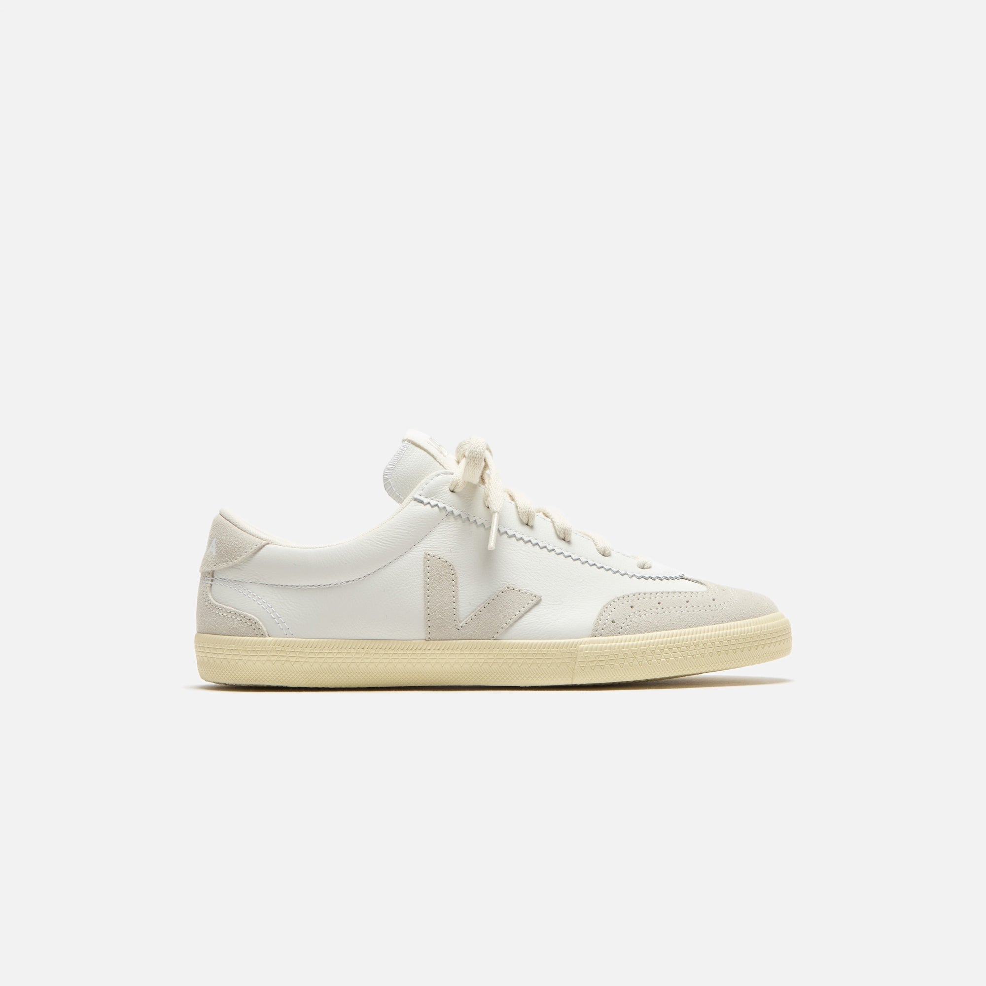 Veja Volley - White / Natural