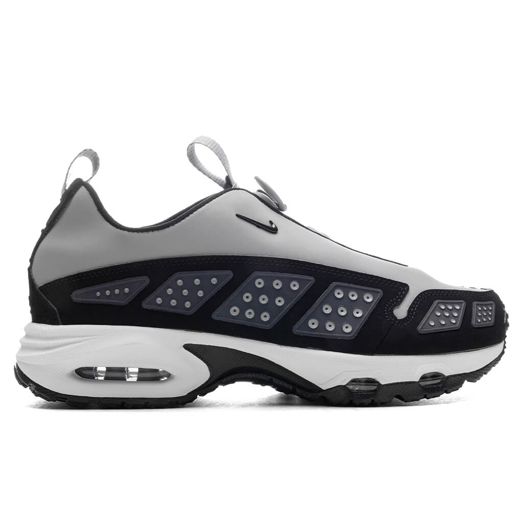 Women_s-Air-Max-Sunder---Silver-Black-Anthracite-HF1199-001---01-29-25---Feature--VR_b19e991d-ae76-4f7a-9222-88990f55a93f.jpg