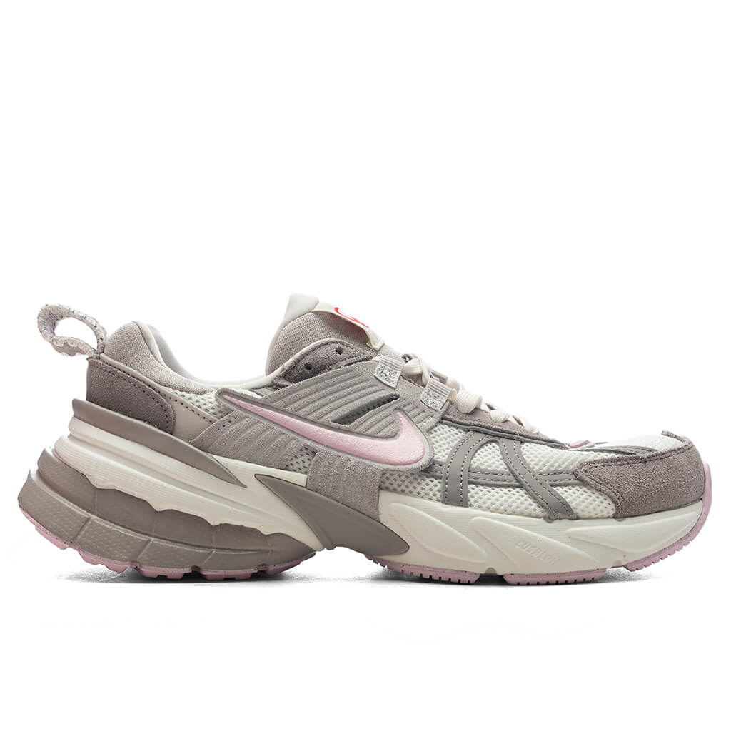 Women_s-V2K-Run---Sail-Pink-Foam-Sail-College-Grey-HV5997-161-01-27-25-Feature-KN_5e390663-29f1-4f91-8c5d-b5ef213b1771.jpg