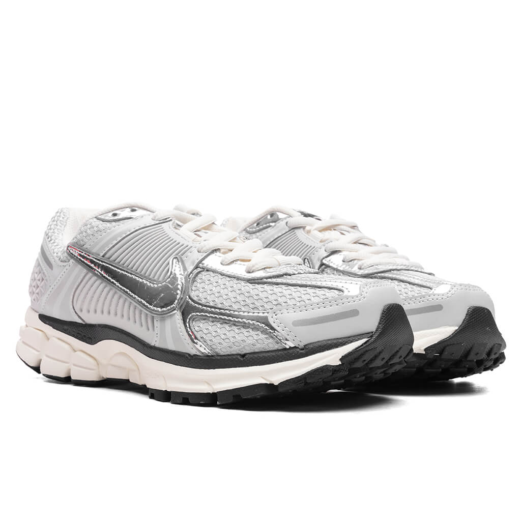 Women's Zoom Vomero 5 - Photon Dust/Chrome/Gridiron/Sail