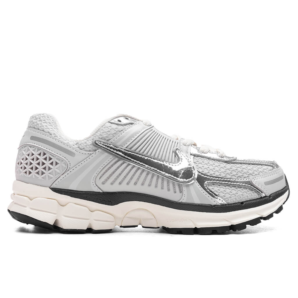 Women's Zoom Vomero 5 - Photon Dust/Chrome/Gridiron/Sail