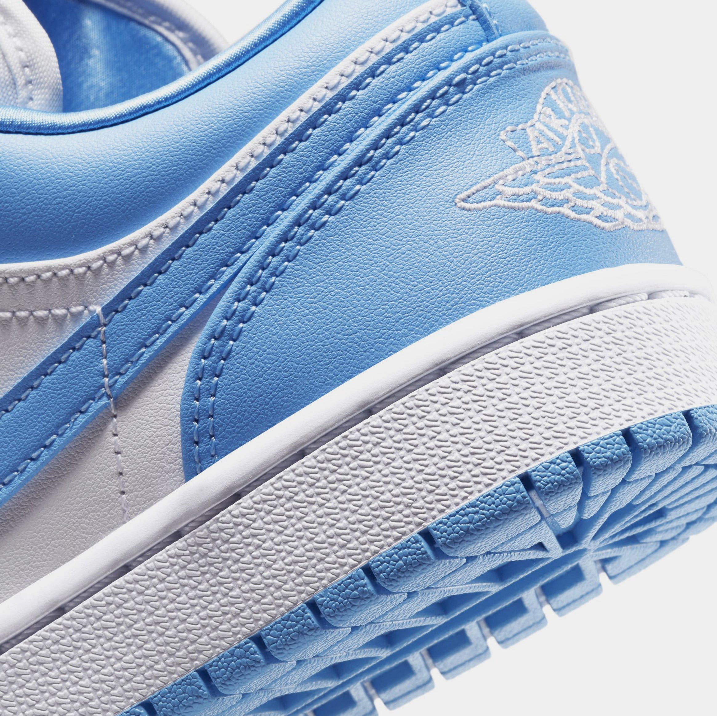 Air Jordan 1 Low UNC Womens Lifestyle Shoes (University Blue/White)