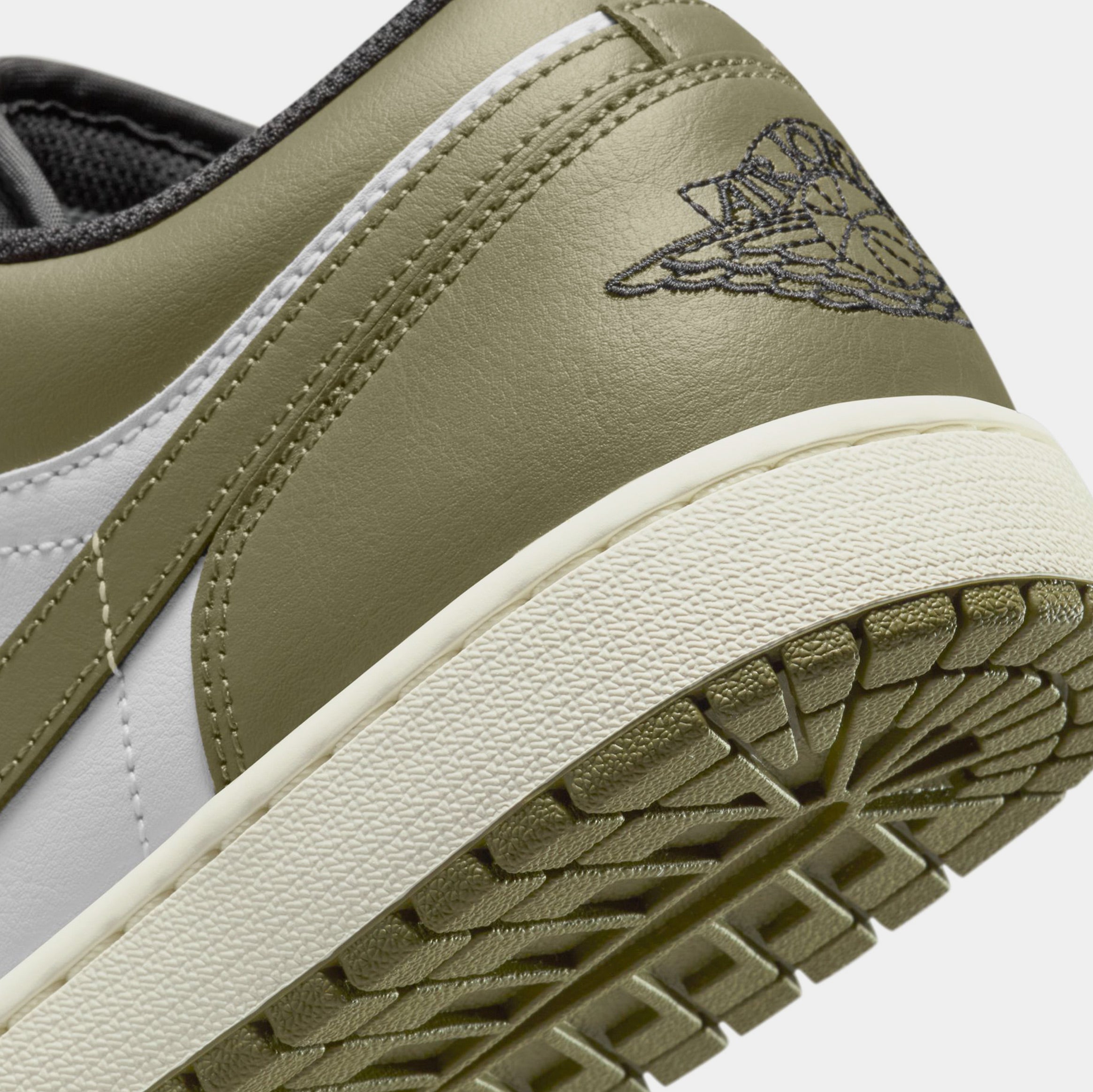 Air Jordan 1 Retro Low Medium Olive Mens Lifestyle Shoes (Black/Medium Olive/White)