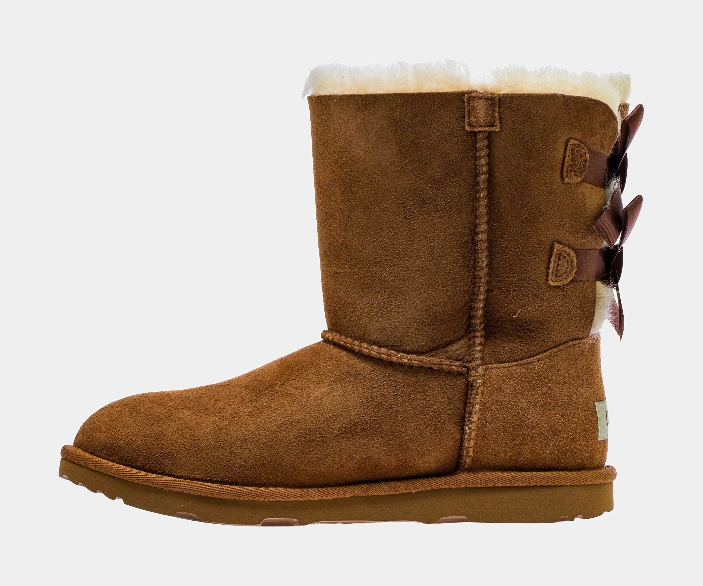 Classic Bailey Bow 2 Grade School Boots (Chestnut Brown)