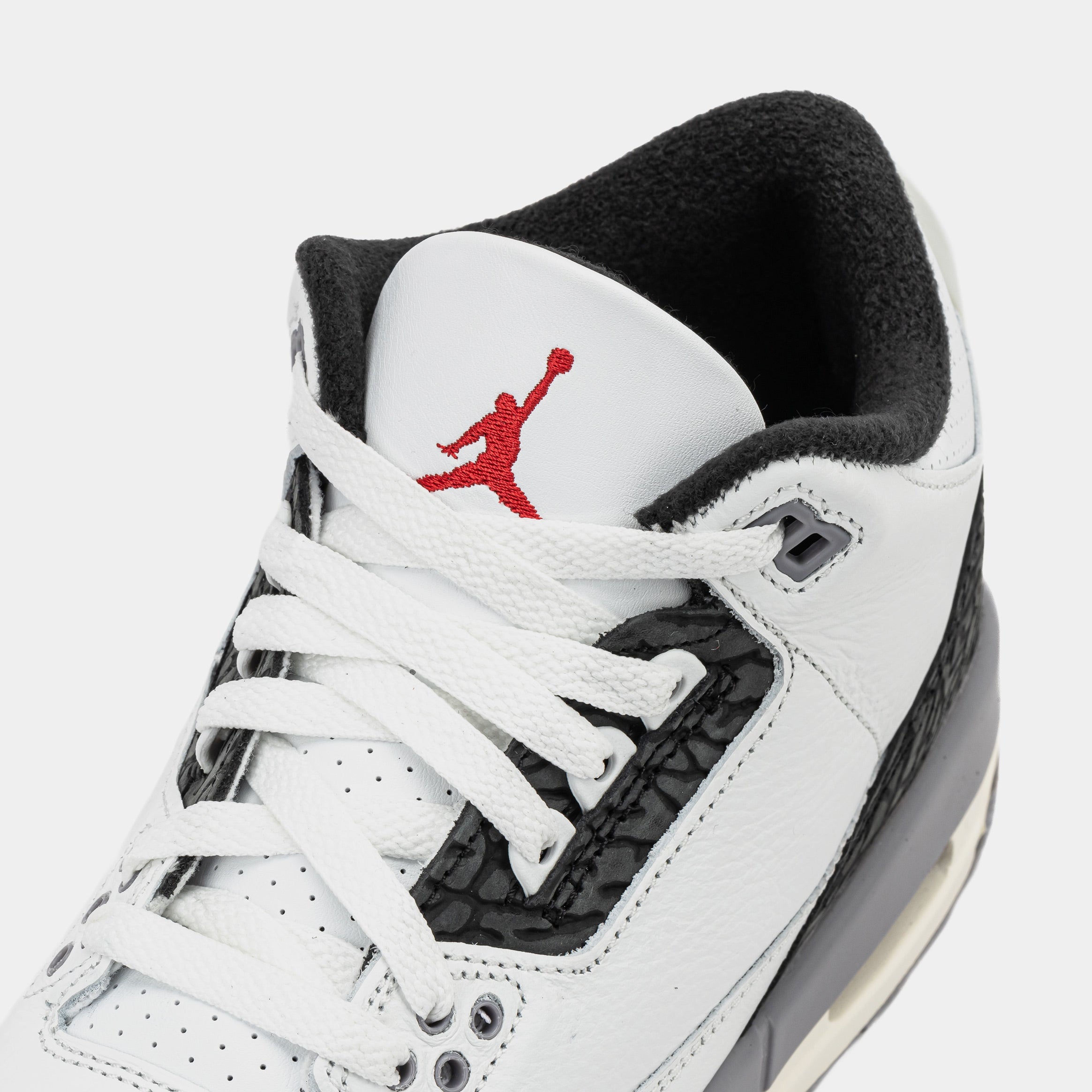 Air Jordan 3 Retro Cement Grey Grade School Lifestyle Shoes (Summit White/Cement Grey/Black/Fire Red) Free Shipping