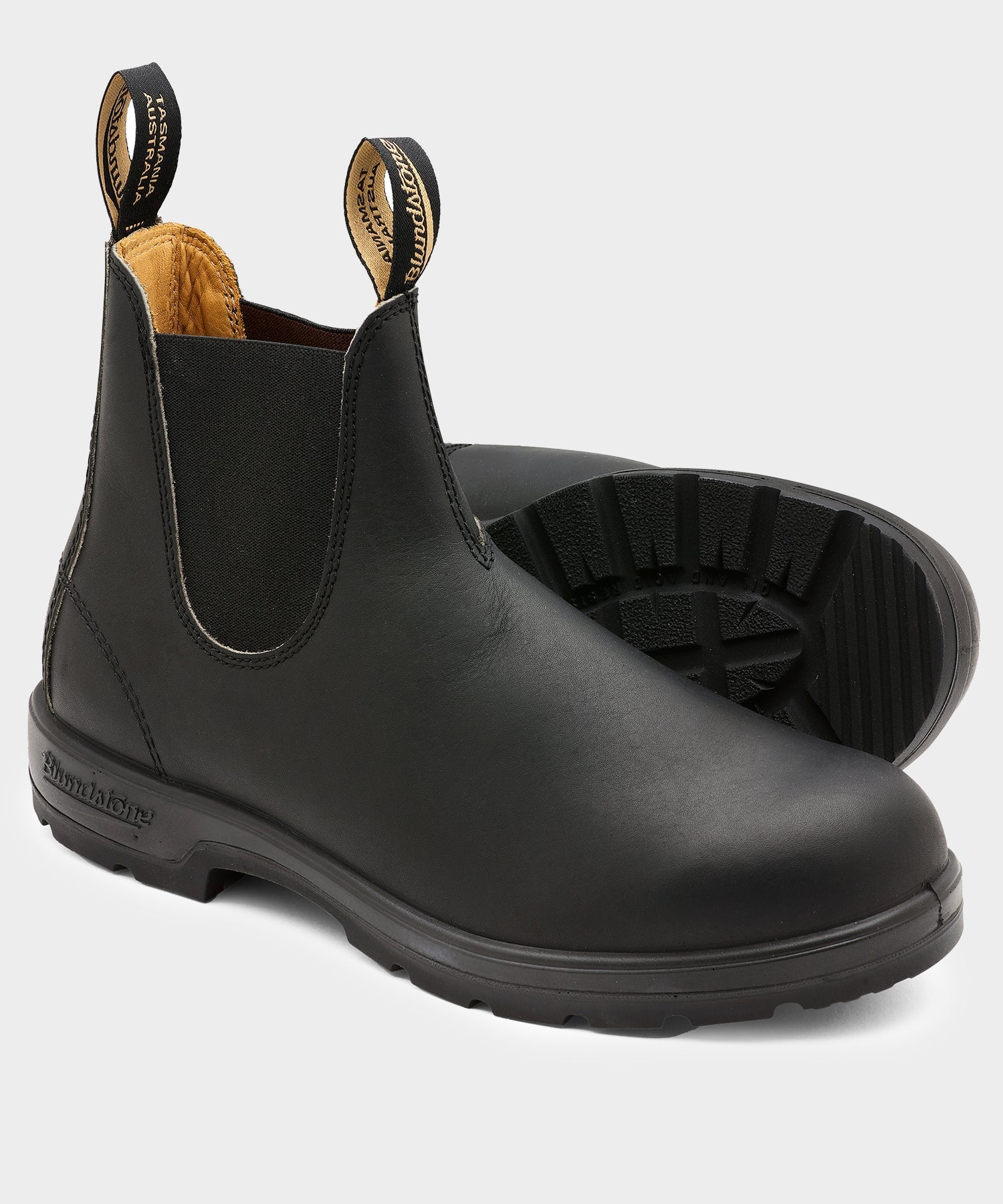 blundstone-558-chelsea-boot-in-blackblundstone-950598.jpg