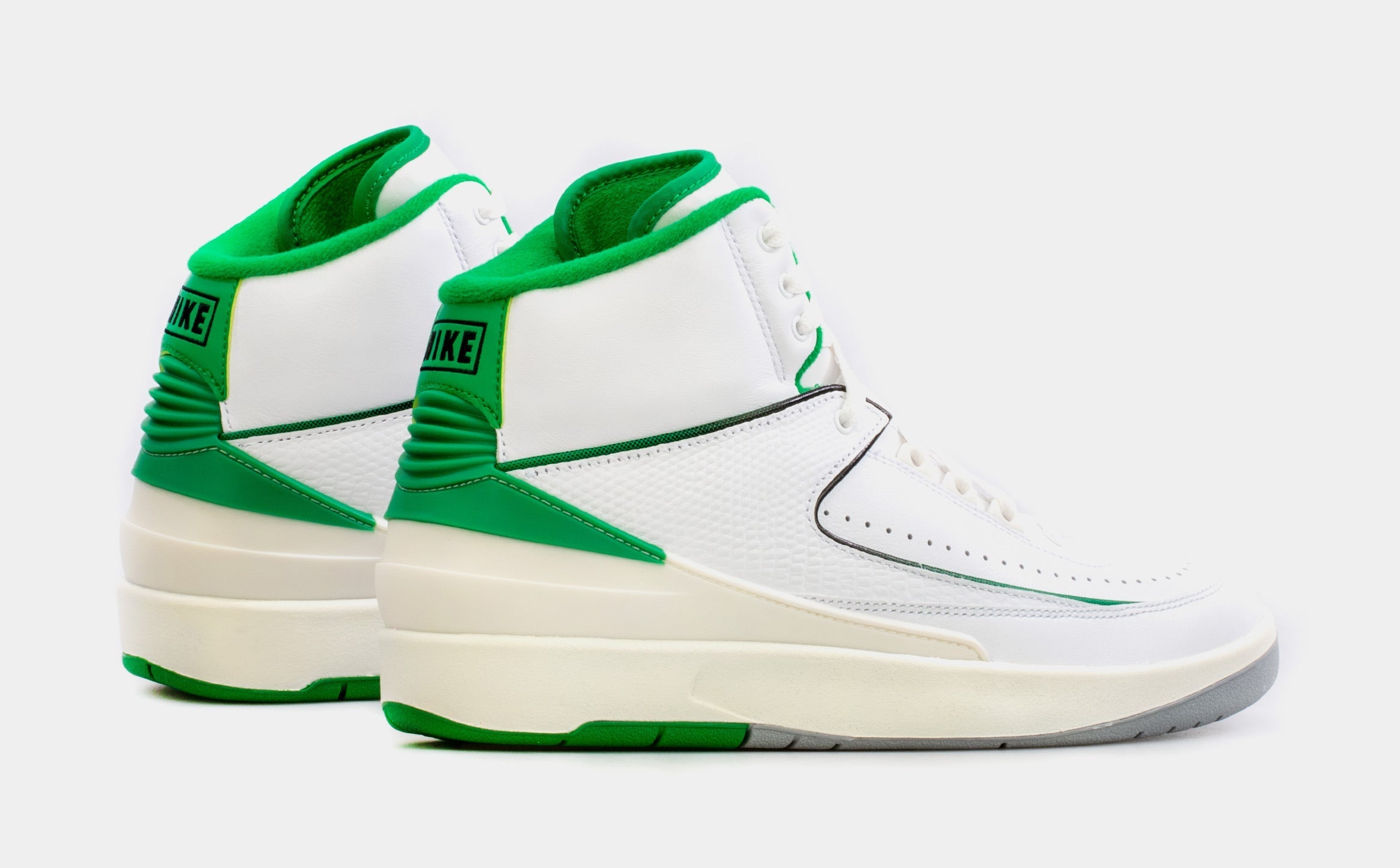 Air Jordan 2 Retro Lucky Green Mens Lifestyle Shoes (White/Green) Free Shipping