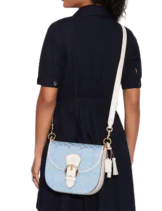 coach-kleo-shoulder-bag-23-in-signature-chambray-01.png