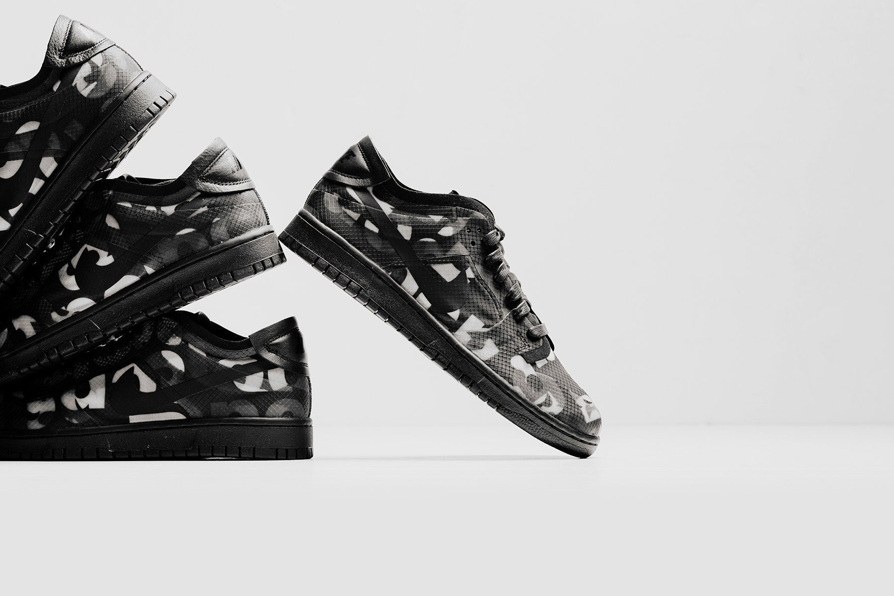 Comme Des Garcons x Women's Dunk - Black/Black