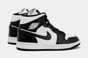 Air Jordan 1 Retro Mid Panda Womens Lifestyle Shoes (Black/White)