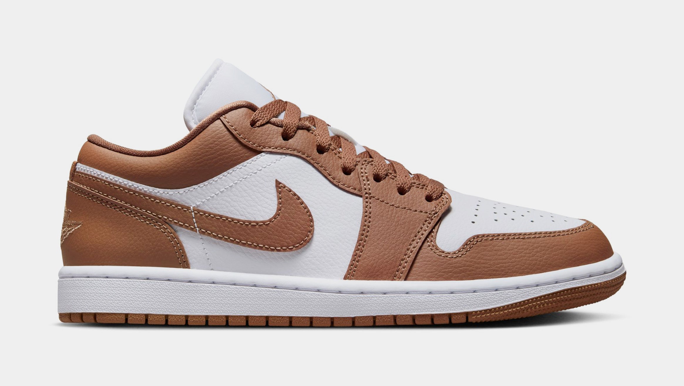 Air Jordan 1 Low Archaeo Brown Womens Lifestyle Shoes (Archaeo Brown/White)