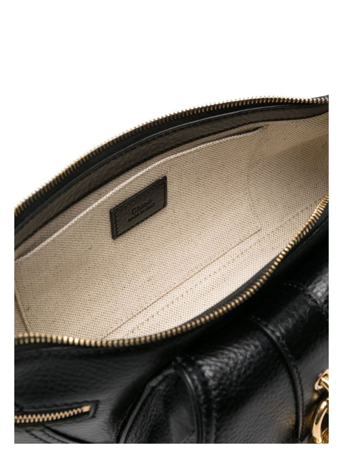 THE ICONIC LEATHER SHOULDER BAG