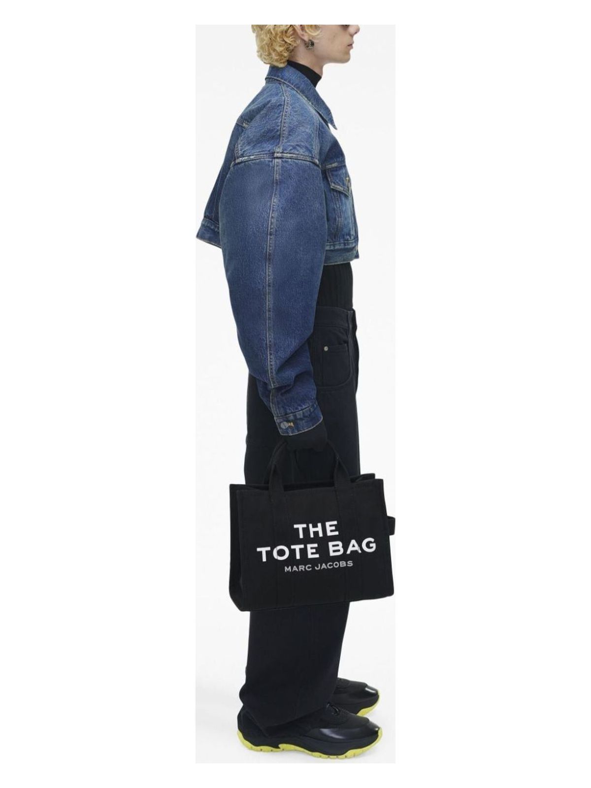 THE MEDIUM TOTE